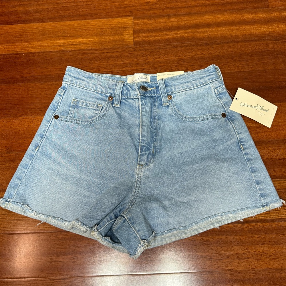 NWT Universal Threads Comfort Stretch High-Rise Denim Shorts